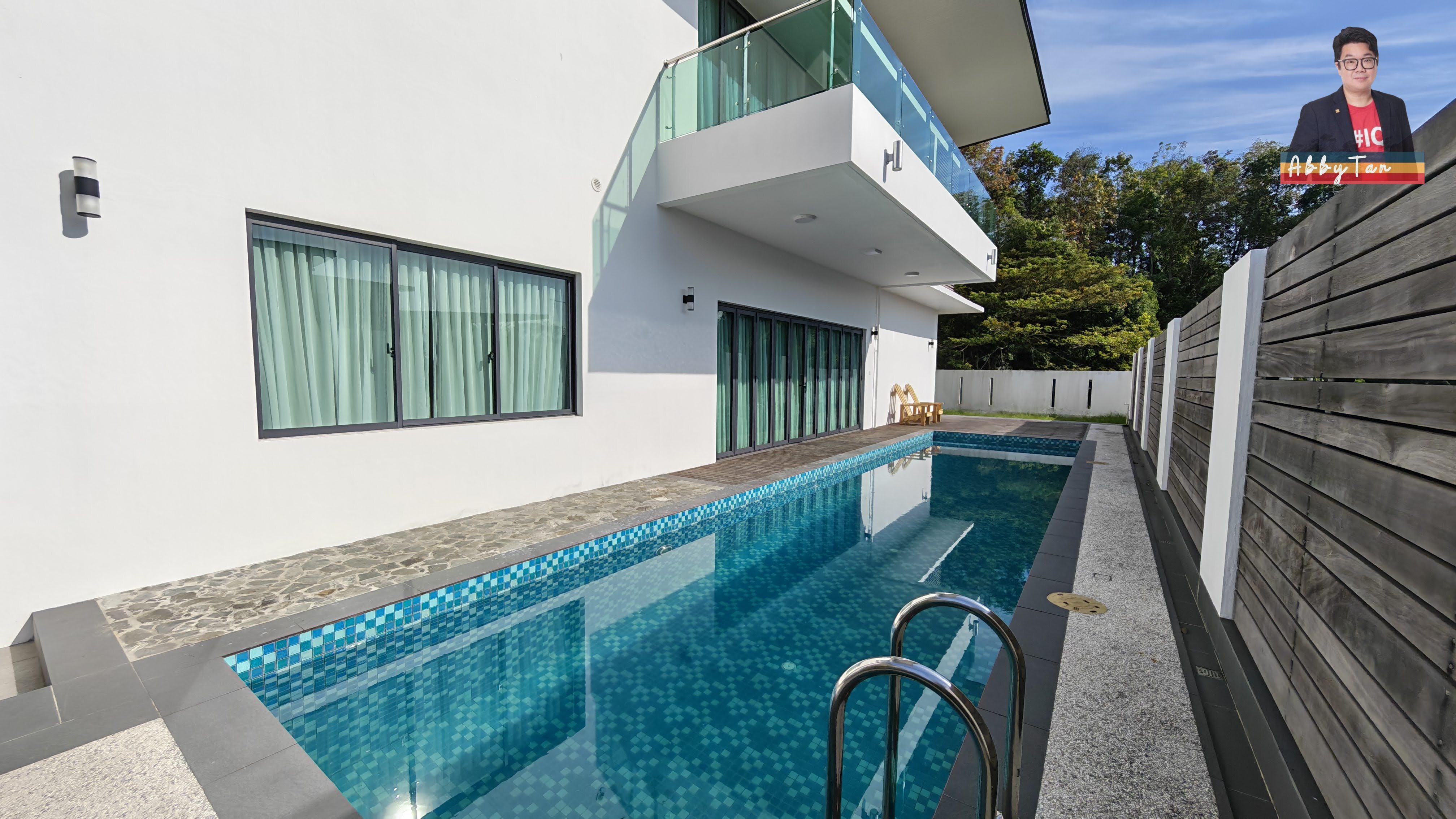 Taman Manikar Bungalow | Gated & Guarded | Furnished | Likas image