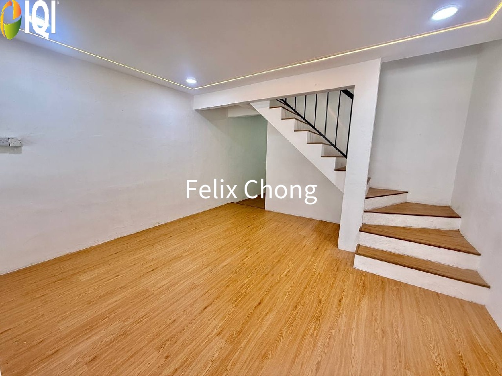 Taman Banang Jaya 2 Sty Low Cost,Jalan Gemilang,Batu Pahat,Renovated image