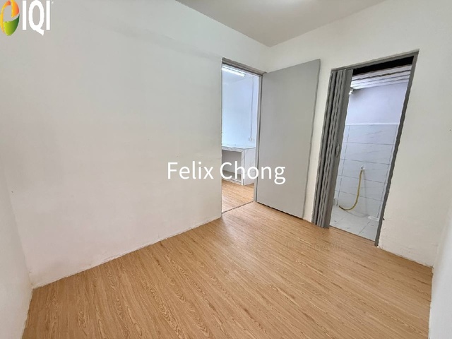 Taman Banang Jaya 2 Sty Low Cost,Jalan Gemilang,Batu Pahat,Renovated image