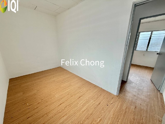 Taman Banang Jaya 2 Sty Low Cost,Jalan Gemilang,Batu Pahat,Renovated image