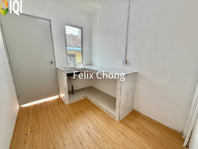 Taman Banang Jaya 2 Sty Low Cost,Jalan Gemilang,Batu Pahat,Renovated image