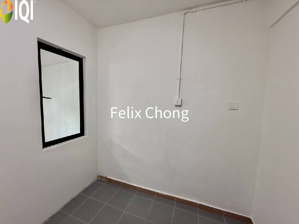 Taman Anggerik Double Storey Low Cost,Renovated,Skudai,Full Loan image