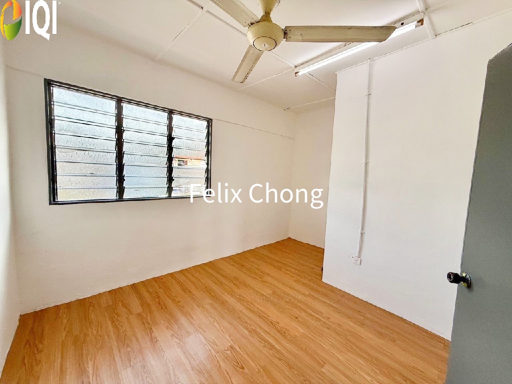 Taman Anggerik Double Storey Low Cost,Renovated,Skudai,Full Loan image