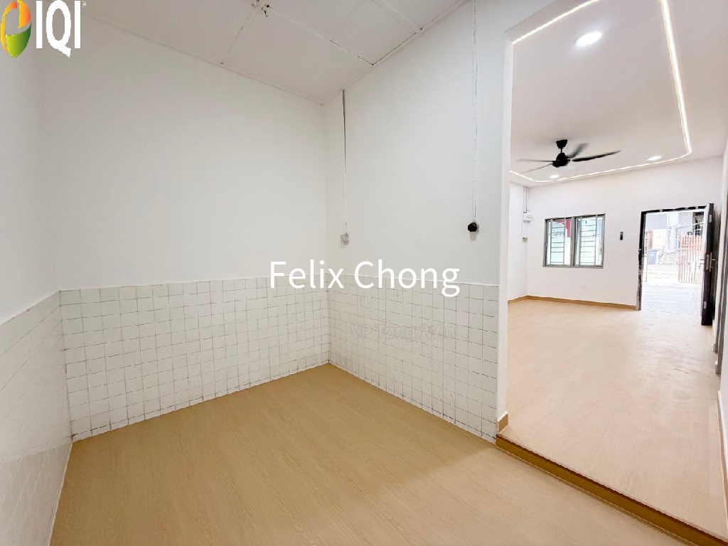 Taman Damai 1 Sty Terrace,Jalan Manggis,Senai,Renovated,Full Loan image