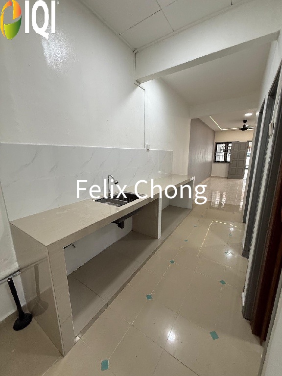 Bandar Seri Alam 2 Sty Medium Cost,Jalan Tasek,Masai,Renovated image