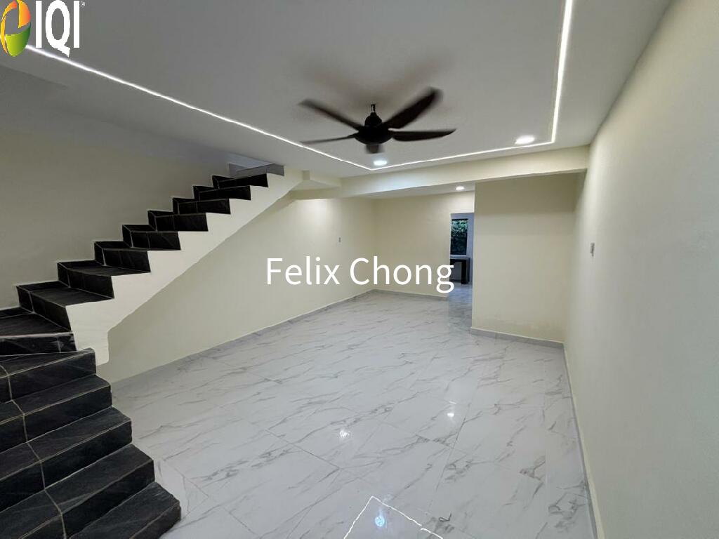 Taman Mas Double Storey Low Cost,Full Loan,Renovated,Kulai image