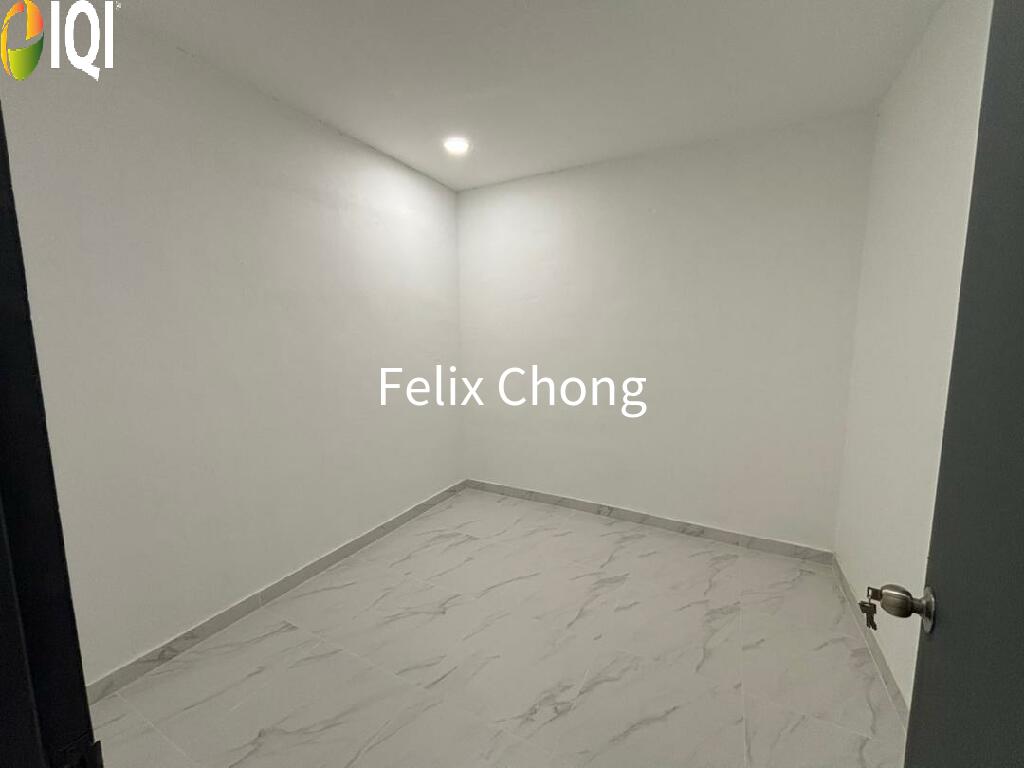 Taman Mas Double Storey Low Cost,Full Loan,Renovated,Kulai image