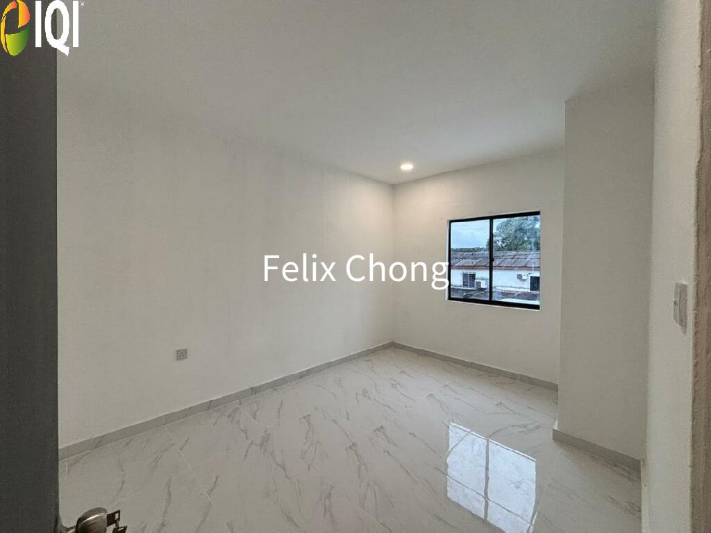 Taman Mas Double Storey Low Cost,Full Loan,Renovated,Kulai image