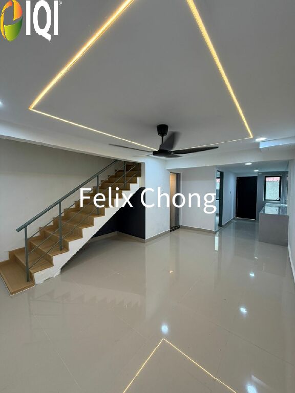 Taman Johor Jaya 2 Sty Low Cost,Jalan Teratai,Johor Bahru,Renovated image