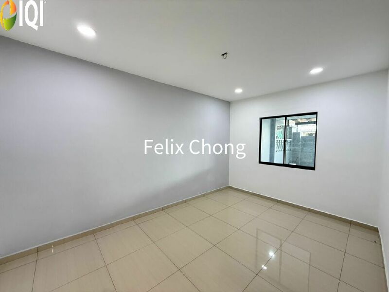 Taman Universiti 1 Sty Low Cost,Jalan Pertanian,Skudai,Renovated