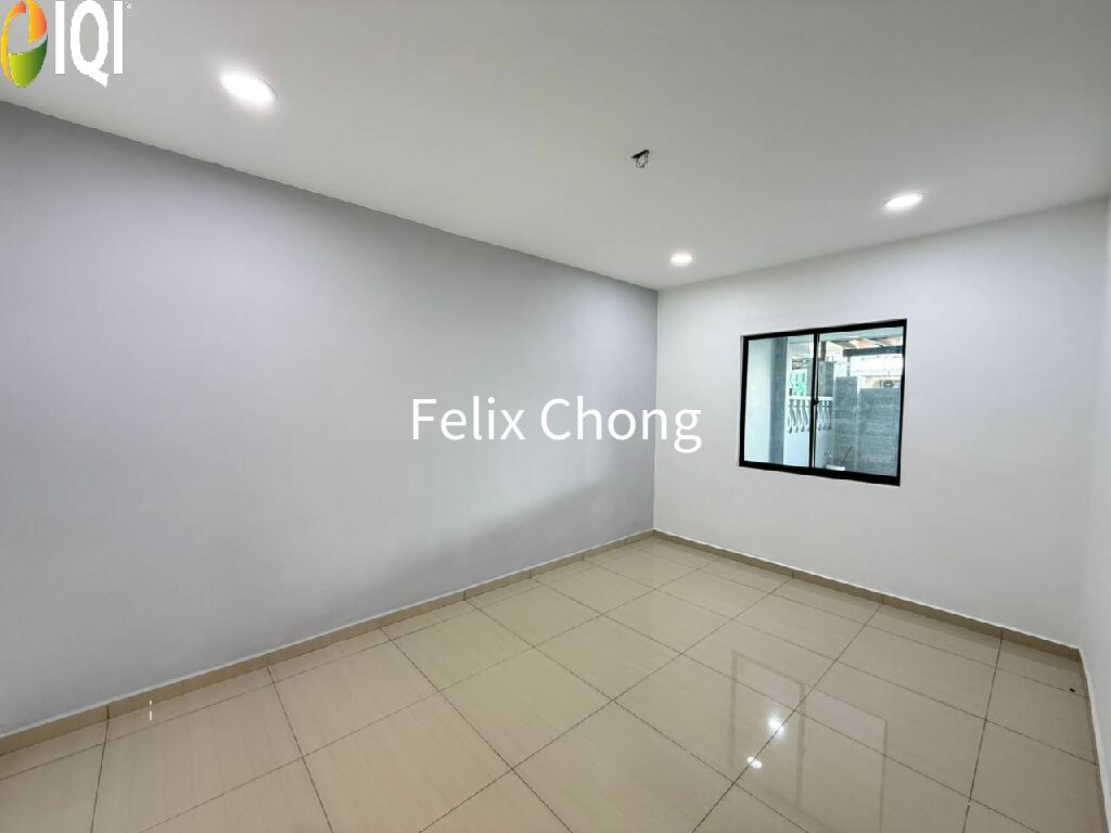 Taman Universiti 1 Sty Low Cost,Jalan Pertanian,Skudai,Renovated image