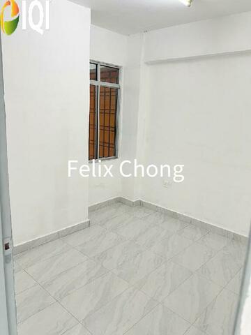 Temenggong Low Cost Flat,Level 2,Kulai,Renovated,Low Floor,Indahpura photo