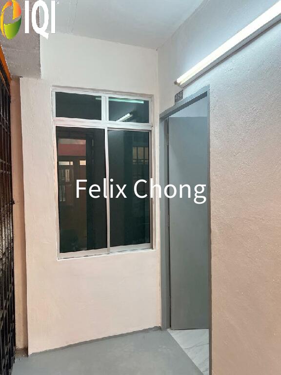 Temenggong Low Cost Flat,Level 2,Kulai,Renovated,Low Floor,Indahpura image