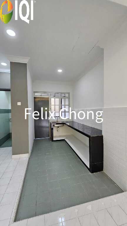 Tanjung Puteri Apartment,Pasir Gudang,Level 4,Bumi Lot,Renovated image