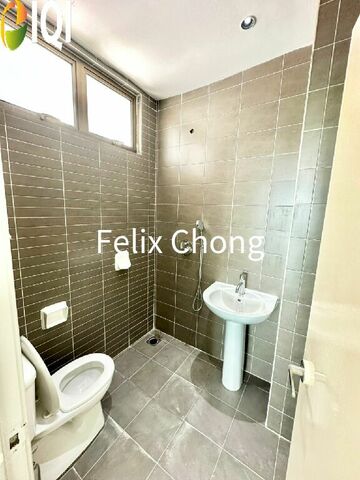 Palazio Apartment,High Floor,Pool View,Full Loan,Taman Mount Austin photo