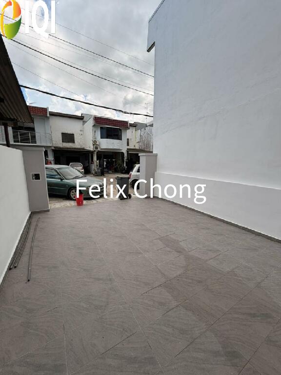Taman Sri Makmur Double Storey Low Cost,Pontian,Renovated,Extend image