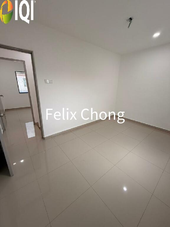 Taman Sri Makmur Double Storey Low Cost,Pontian,Renovated,Extend image