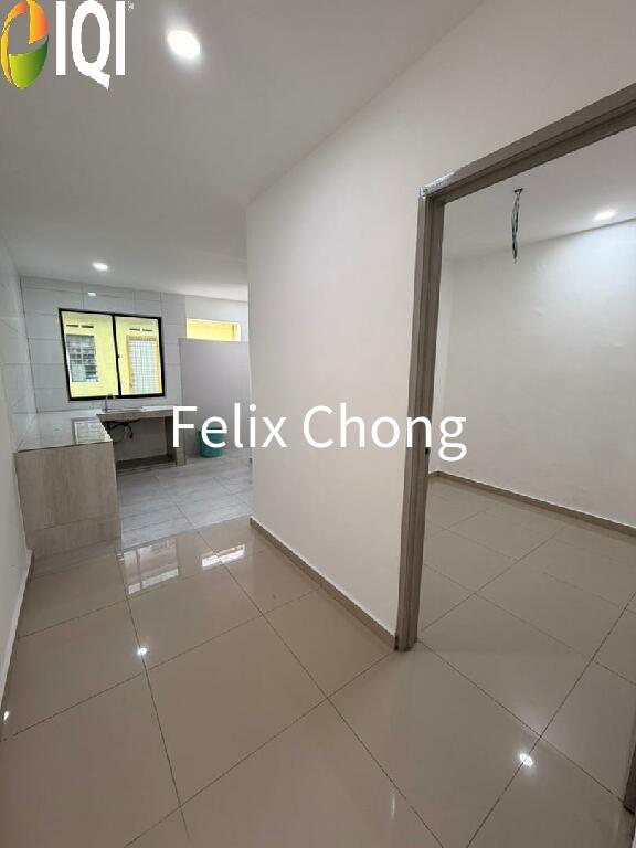 Taman Sri Makmur Double Storey Low Cost,Pontian,Renovated,Extend image