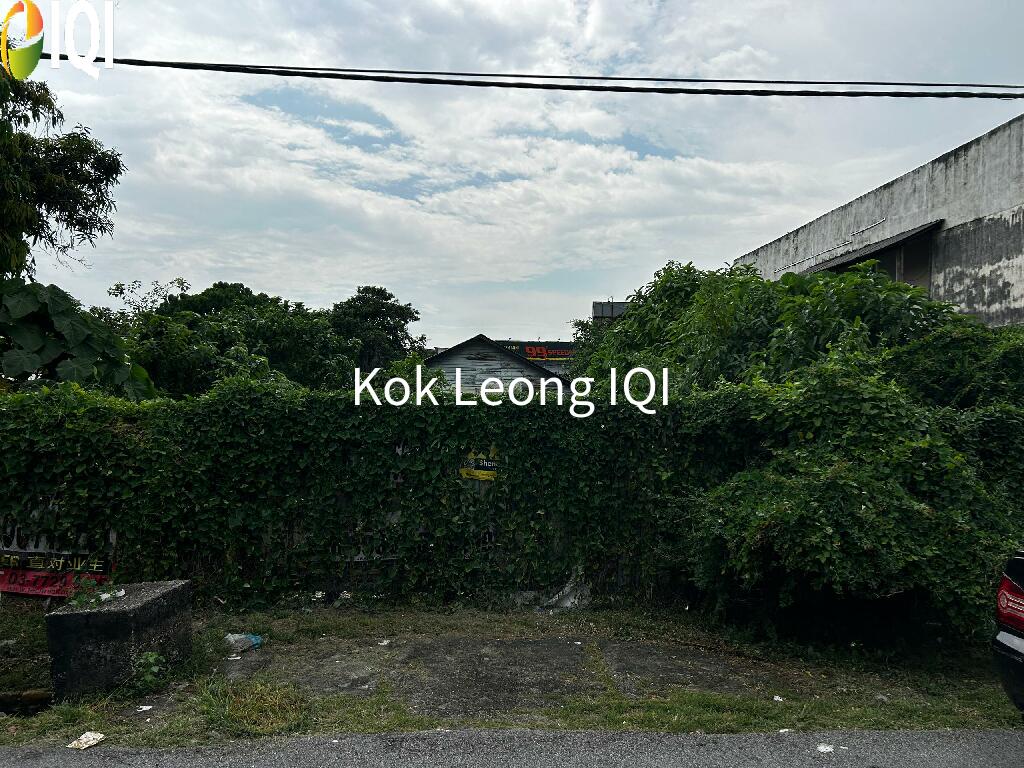 [REBUILD POTENTIAL] 4,500sf Flat Land Bungalow @ Seksyen 1, PJ Old Town image