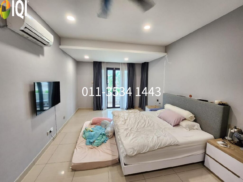 Ponderosa Green image