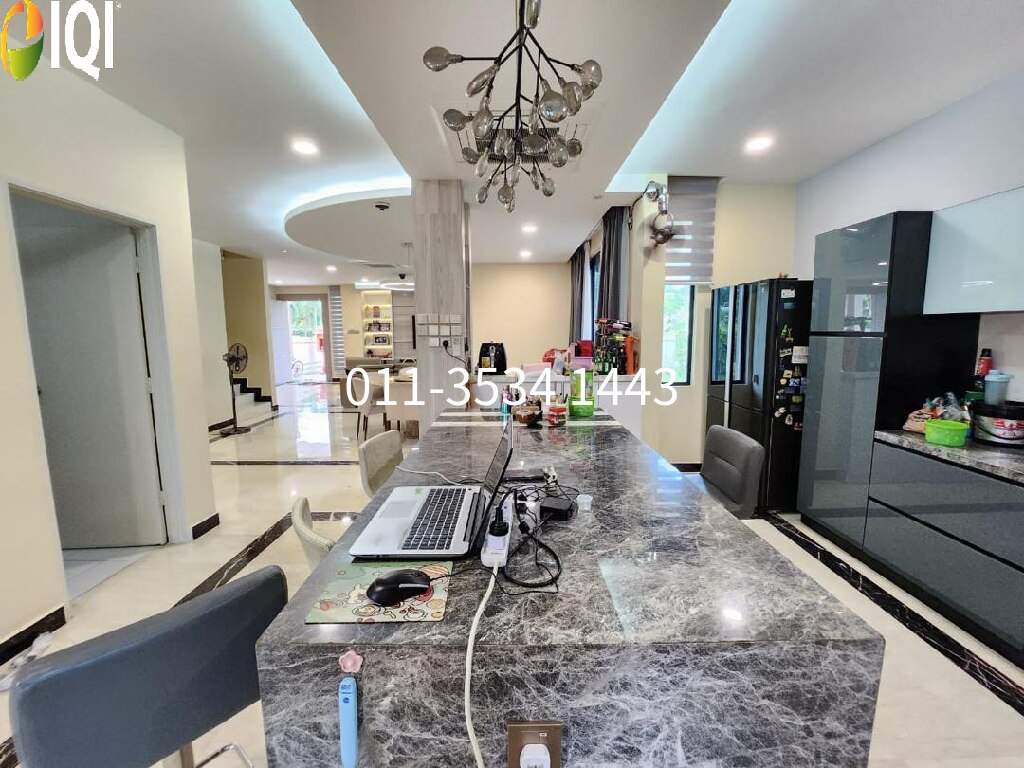 Ponderosa Green image