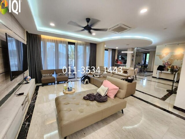 Ponderosa Green image