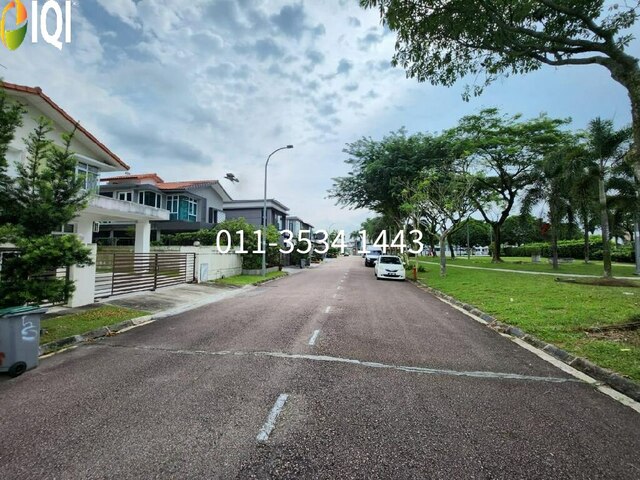 Ponderosa Green photo