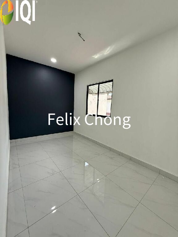 Taman Damai Jaya 2 Sty Low Cost Endlot,Jalan Tenang,Skudai,Renovated image