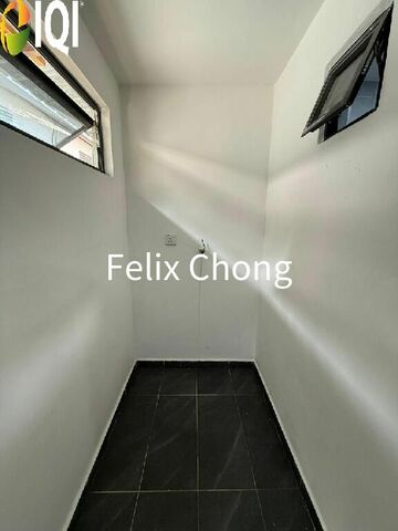 Taman Damai Jaya 2 Sty Low Cost Endlot,Jalan Tenang,Skudai,Renovated image