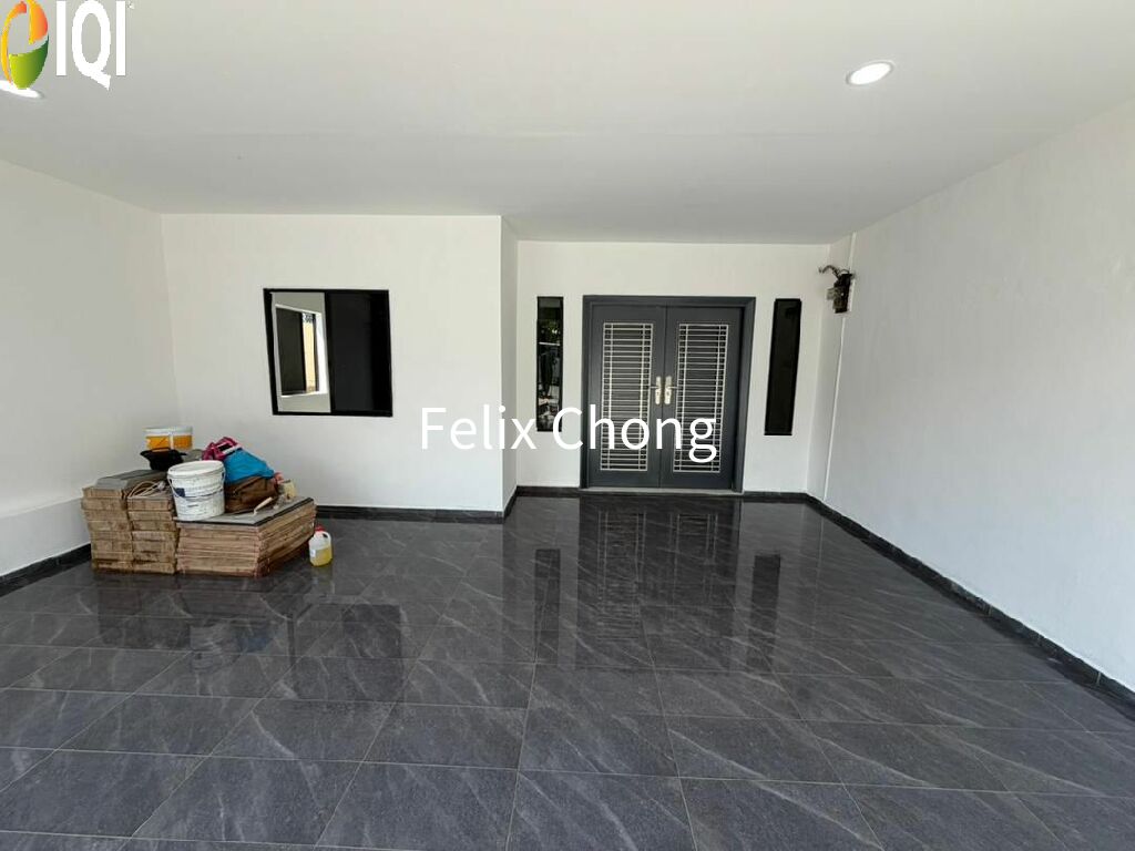 Taman Mas 1 Sty Terrace Endlot,Jalan Sabar,Kulai,Renovated,Bumi Lot image