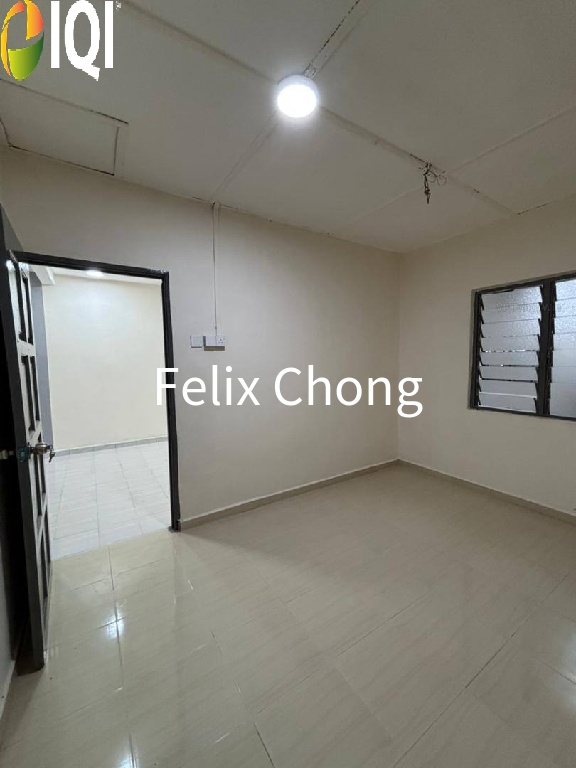 Taman Sri Pulai 1 Sty Low Cost,Jalan Pakis,Kangkar Pulai,Renovated image