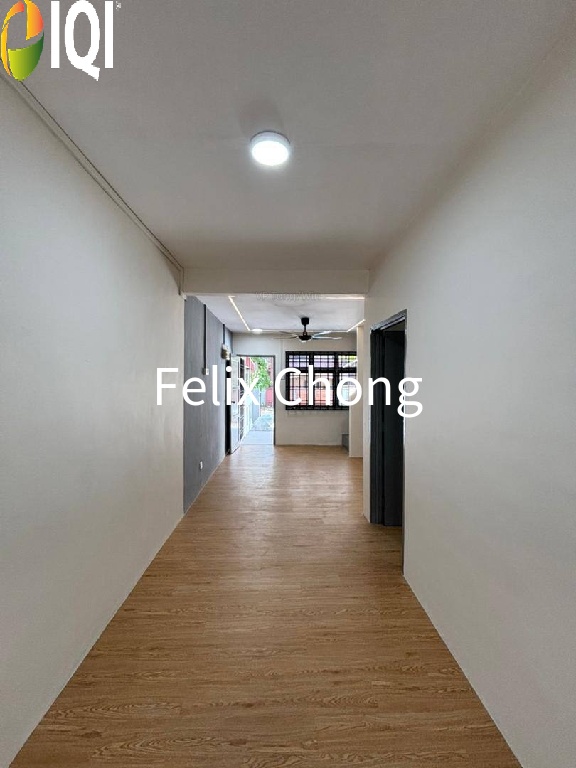 Bandar Putra Kulai 2 Sty Low Cost,Renovated,Jalan Cengal,Full Loan image