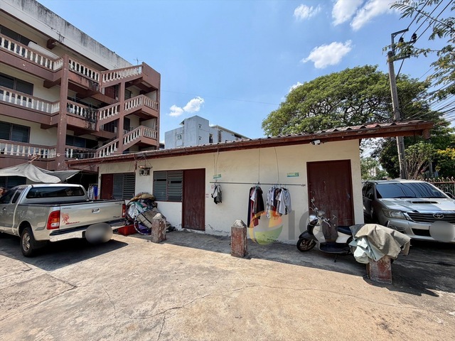 - For Sale: 4-story apartment building in Ladprao Soi 83, prime location near BTS Skytrain & Big C. image