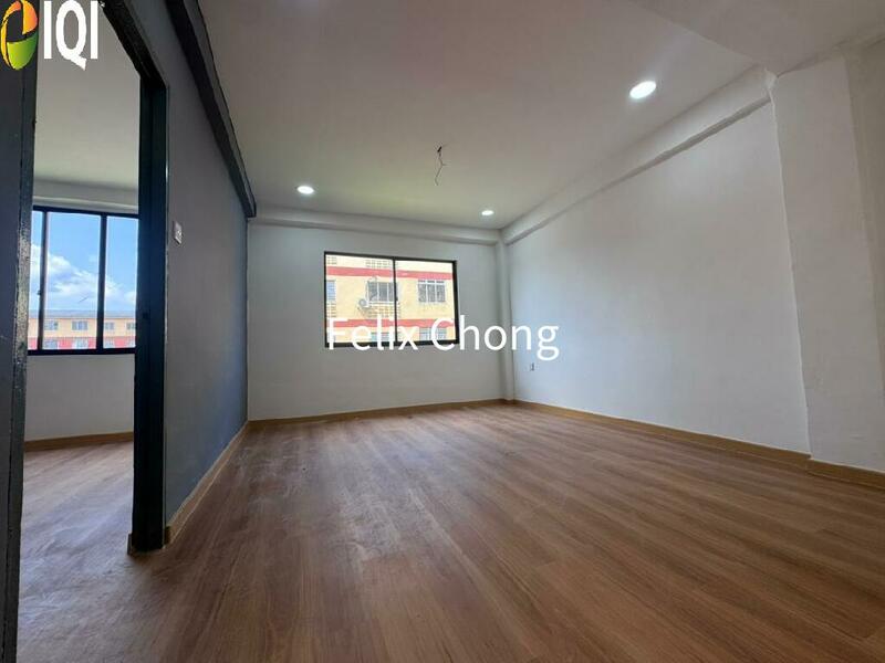 Temenggong Low Cost Flat,Level 3,Fully Renovated,Kulai,Corner