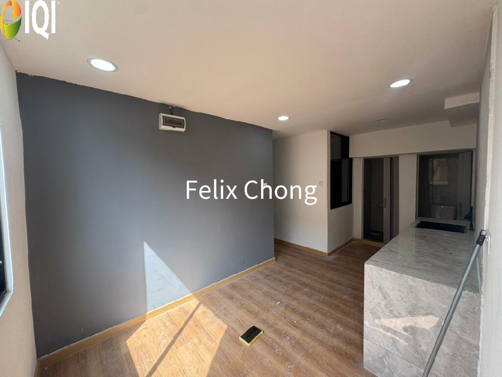 Temenggong Low Cost Flat,Level 3,Fully Renovated,Kulai,Corner image