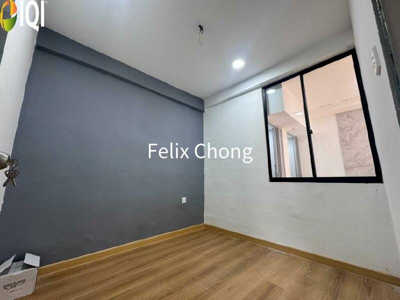 Temenggong Low Cost Flat,Level 3,Fully Renovated,Kulai,Corner