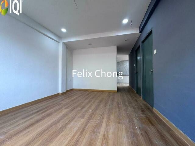 Temenggong Low Cost Flat,Level 3,Fully Renovated,Kulai,Corner image