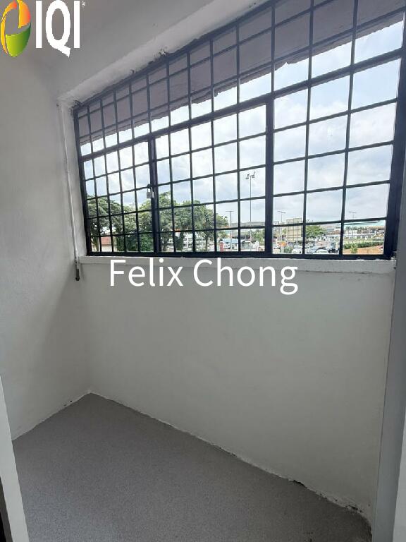 Larkin Low Cost Flat,Johor Bahru,Ground Floor,Renovated,Jb Town,Full Loan image
