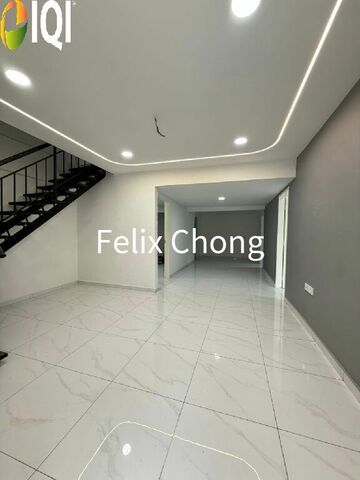 Taman Mount Austin 2 Sty Low Cost Corner,Mutiara Emas,Johor Bahru,Renovated image