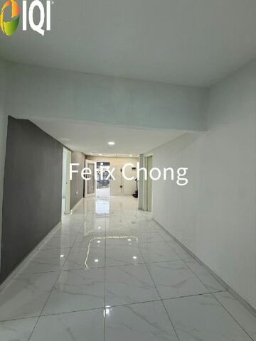 Taman Mount Austin 2 Sty Low Cost Corner,Mutiara Emas,Johor Bahru,Renovated image