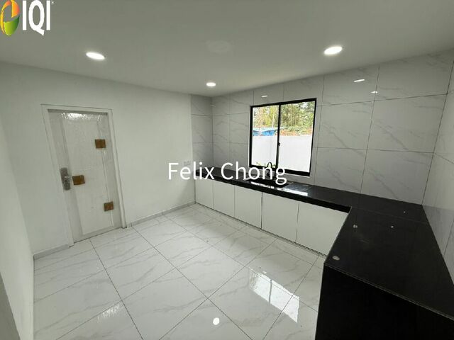 Taman Mount Austin 2 Sty Low Cost Corner,Mutiara Emas,Johor Bahru,Renovated image