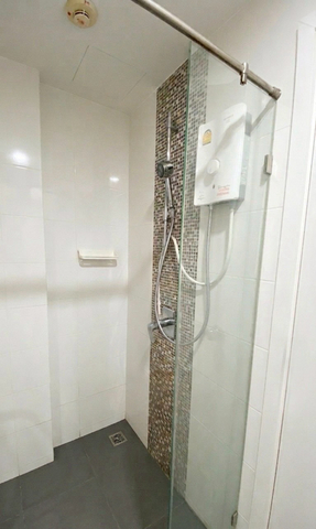 Metro Luxe Riverfront Rattanatibet image