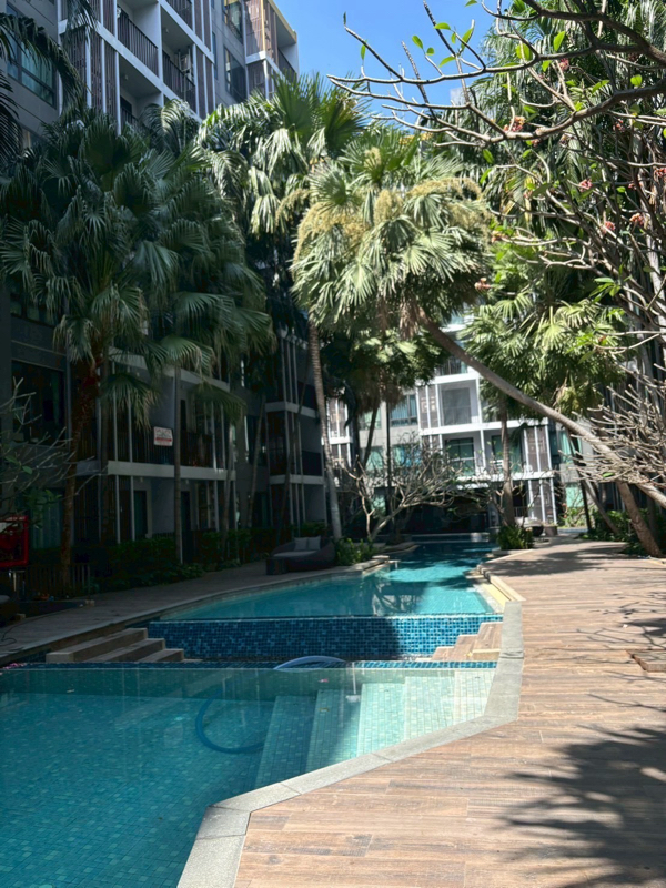 Metro Luxe Riverfront Rattanatibet image