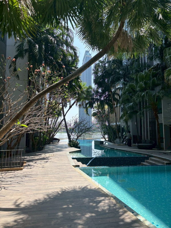 Metro Luxe Riverfront Rattanatibet image