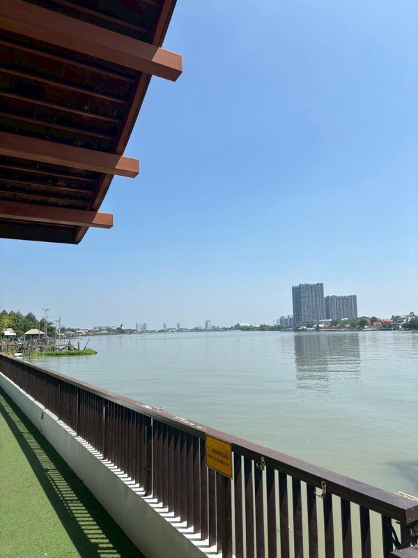 Metro Luxe Riverfront Rattanatibet image