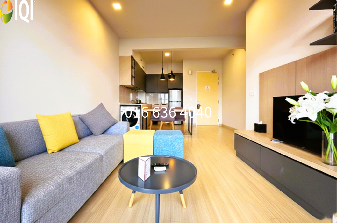 Windmill Upon Hills image