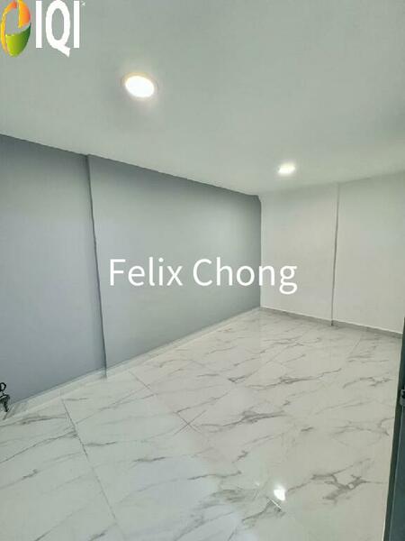 Taman Rinting 2 Sty Low Cost Endlot,Jalan Geharu,Masai,Renovated