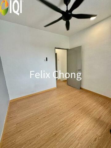 Taman Rinting 2 Sty Low Cost Endlot,Jalan Geharu,Masai,Renovated image