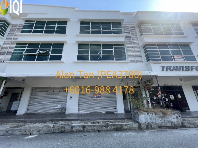 AIR PUTIH, KUANTAN (Opposite Andorra Peak) image