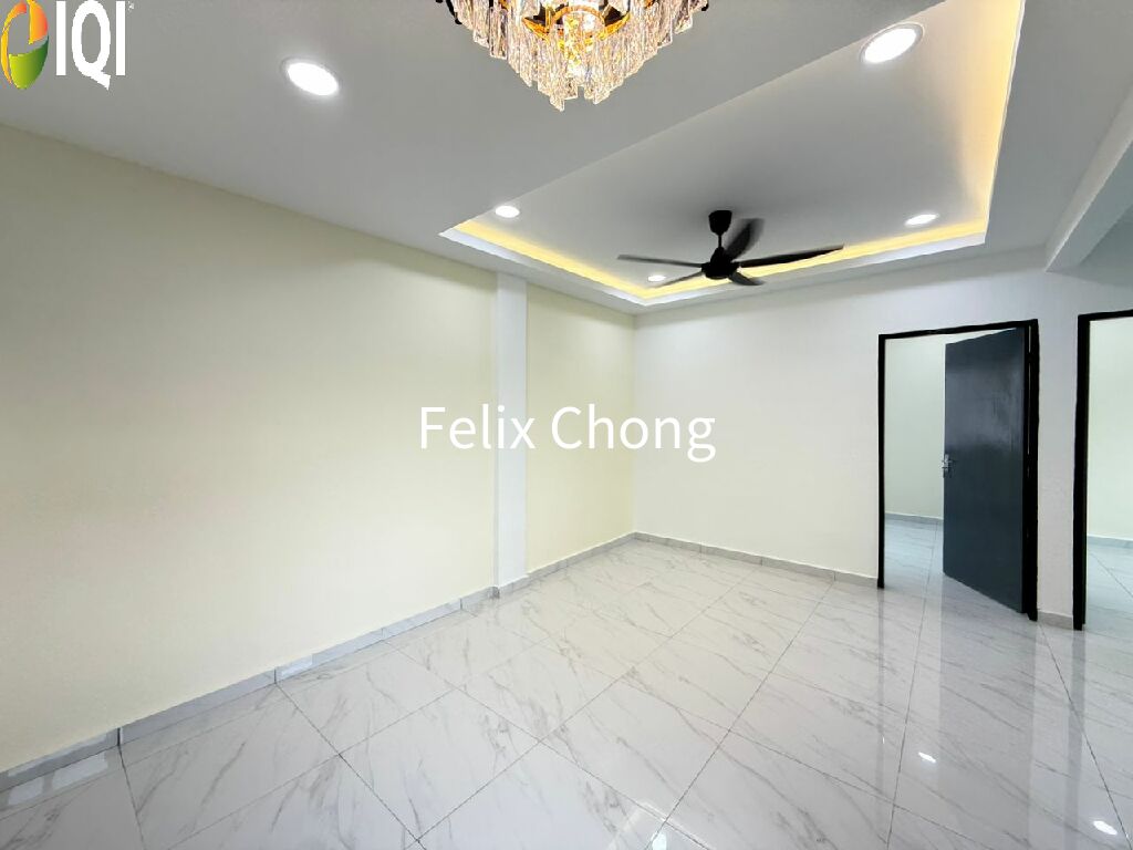 Bandar Baru Kangkar Pulai Low Cost Flat,Level 3,Renovated,Skudai image